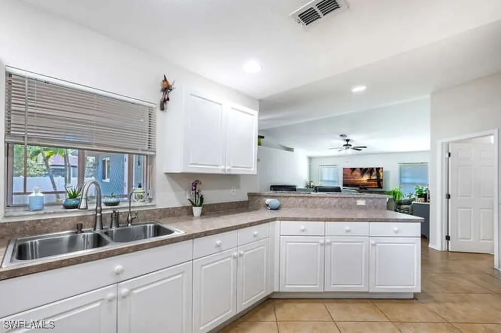 1914 NE 34th Street Cape Coral FL 33909
