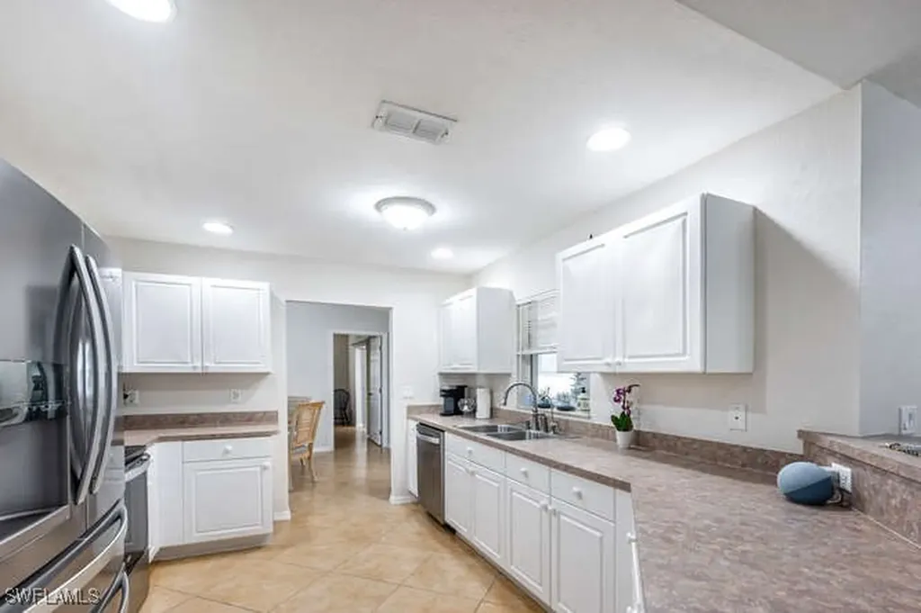 1914 NE 34th Street Cape Coral FL 33909