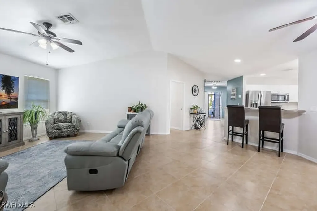 1914 NE 34th Street Cape Coral FL 33909