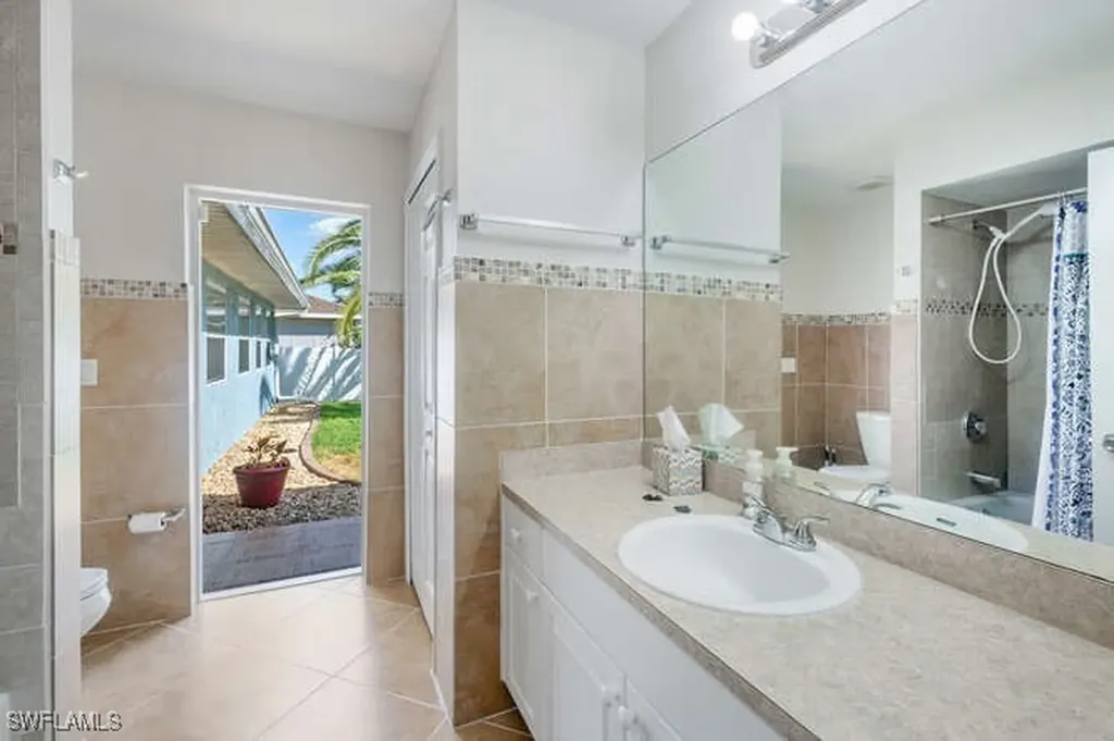 1914 NE 34th Street Cape Coral FL 33909