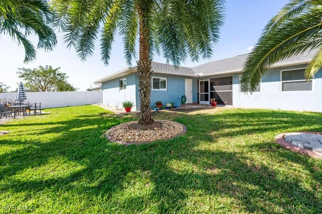 1914 NE 34th Street Cape Coral FL 33909