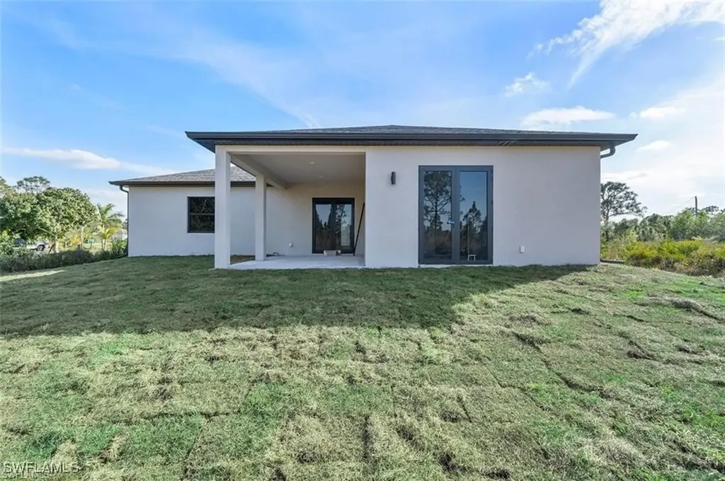 4122 10th Avenue SE Naples FL 34117