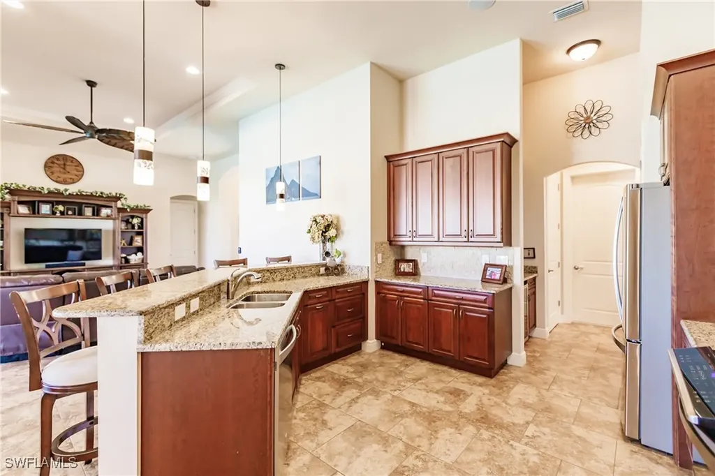 133 SW 54th Terrace Cape Coral FL 33914