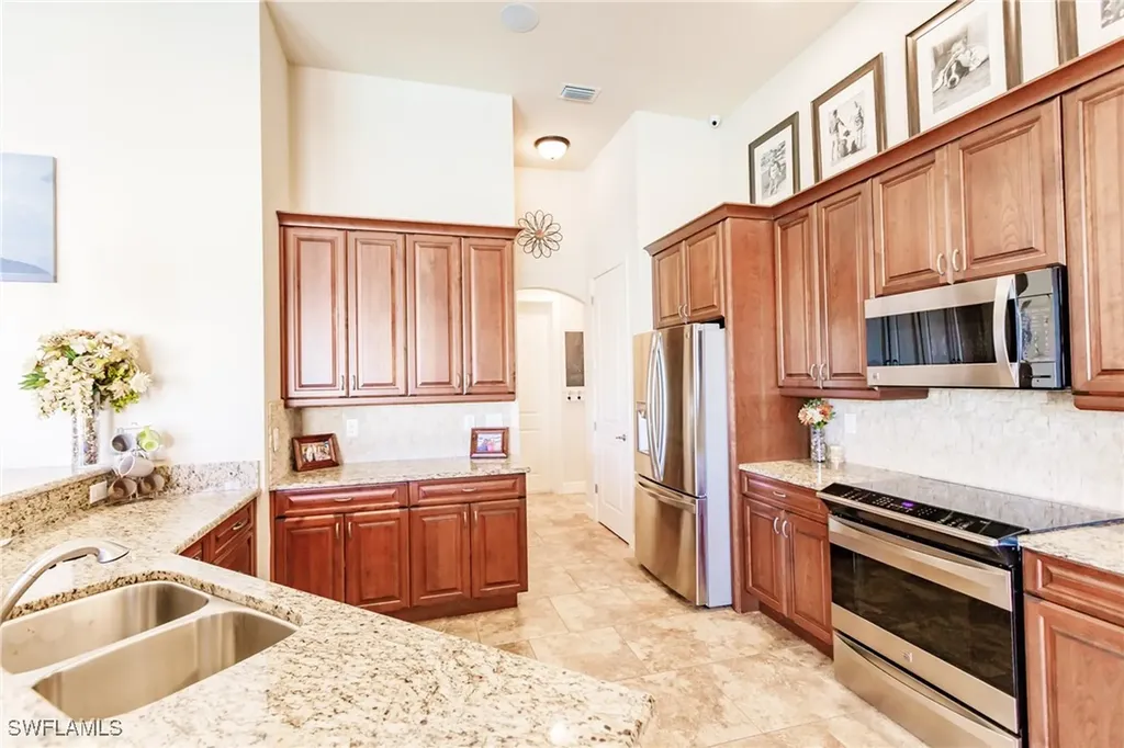 133 SW 54th Terrace Cape Coral FL 33914