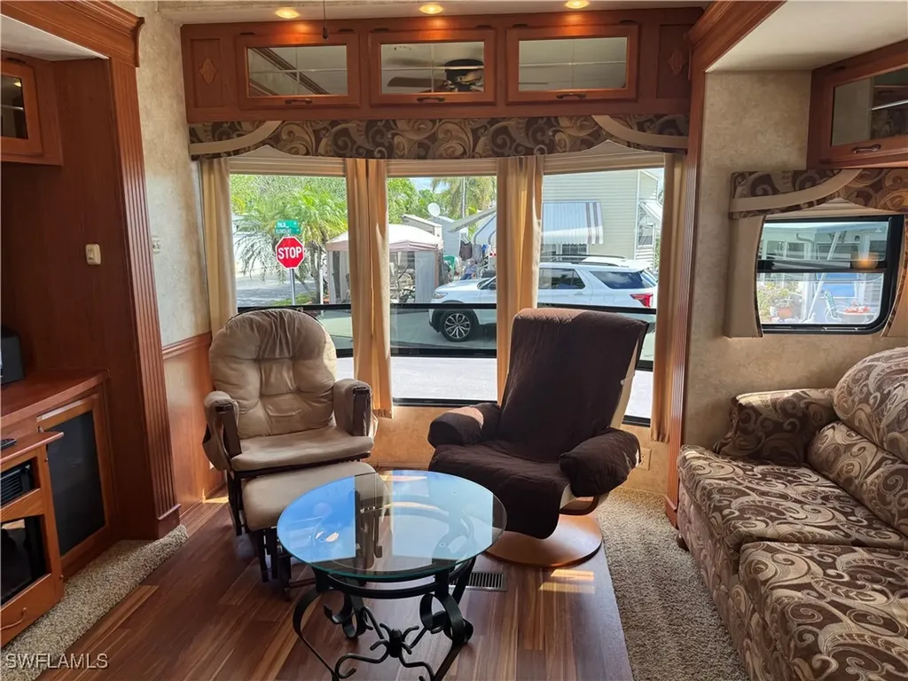 69 Kumquat Lane Naples FL 34114