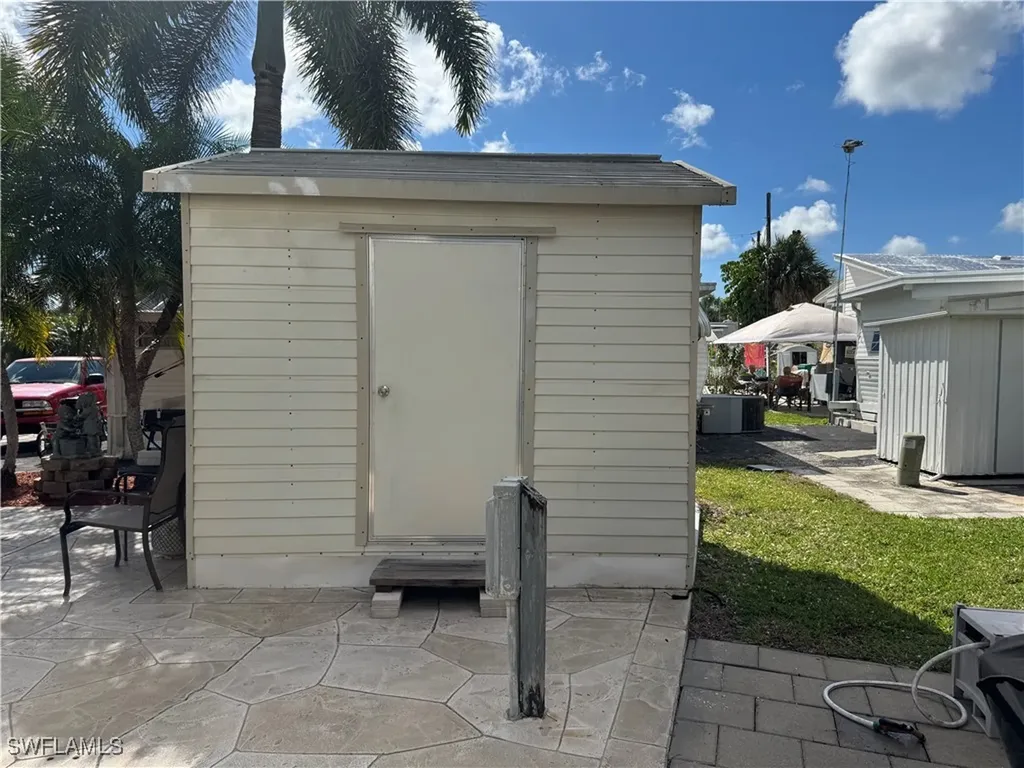 69 Kumquat Lane Naples FL 34114