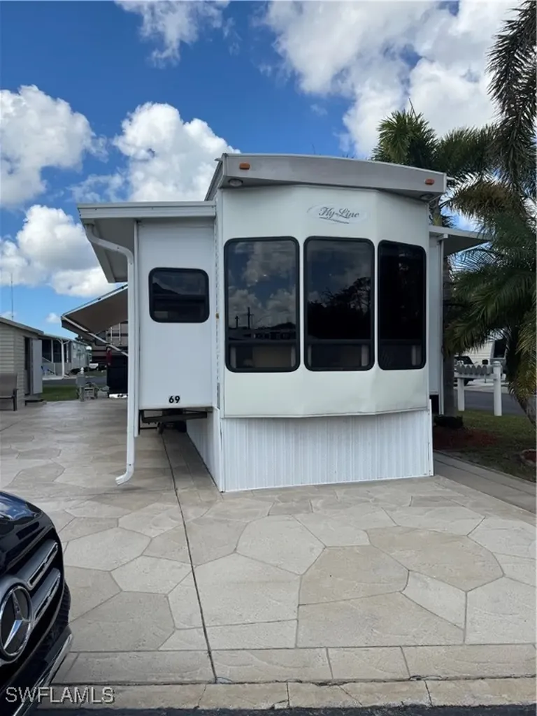 69 Kumquat Lane Naples FL 34114