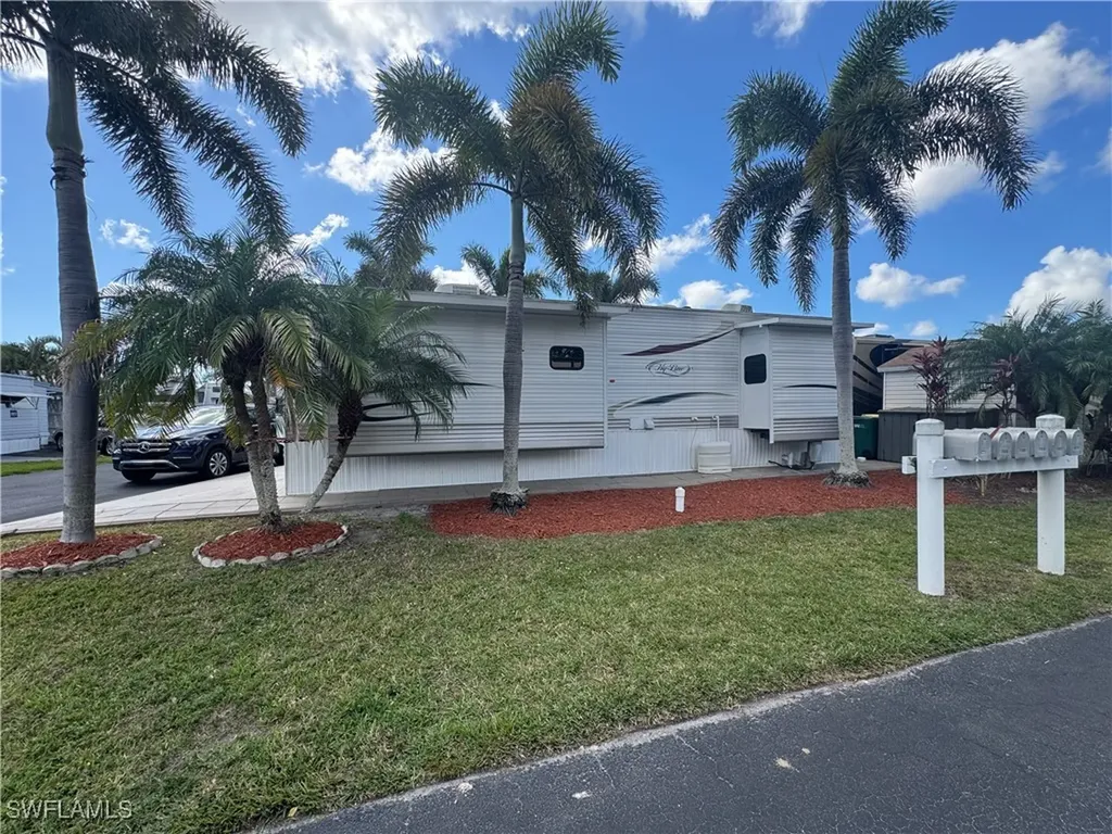 69 Kumquat Lane Naples FL 34114