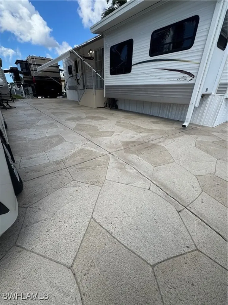 69 Kumquat Lane Naples FL 34114