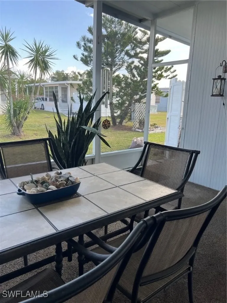 569 Winning Way North Fort Myers FL 33917