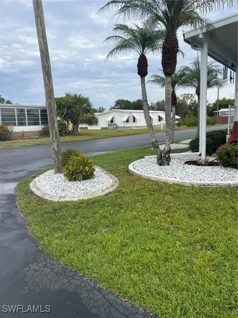 569 Winning Way North Fort Myers FL 33917