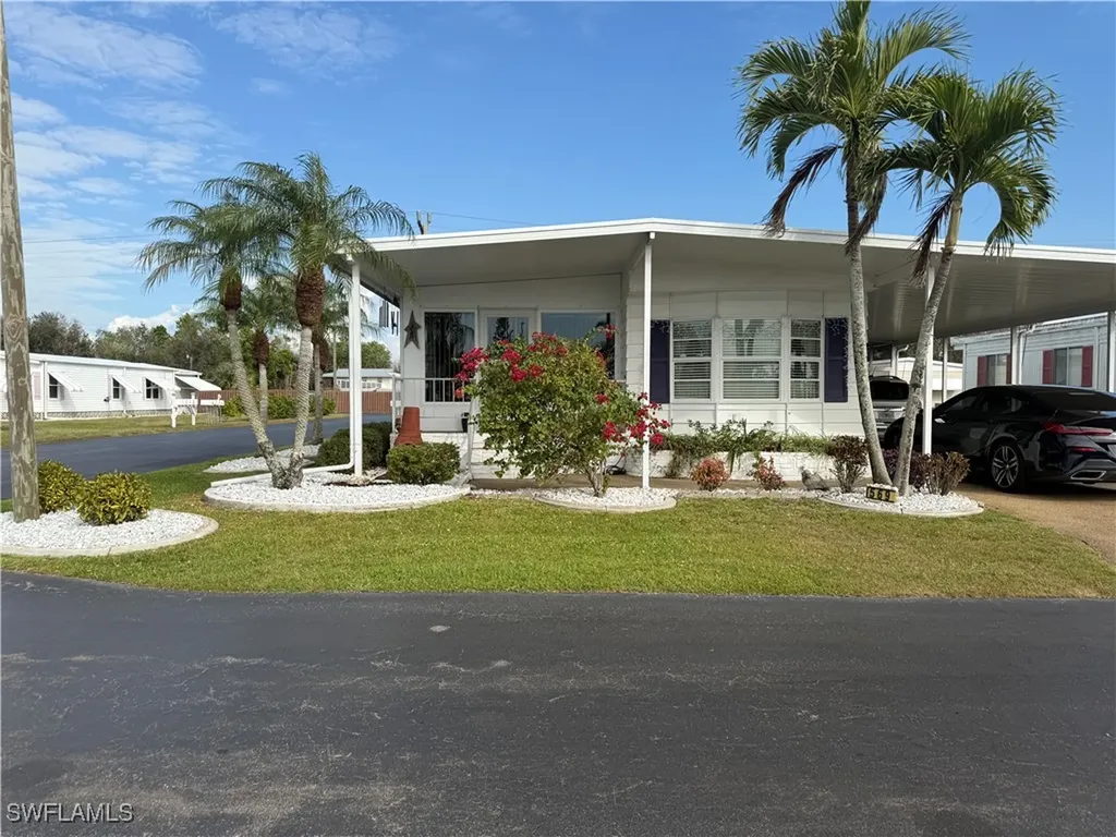 569 Winning Way North Fort Myers FL 33917
