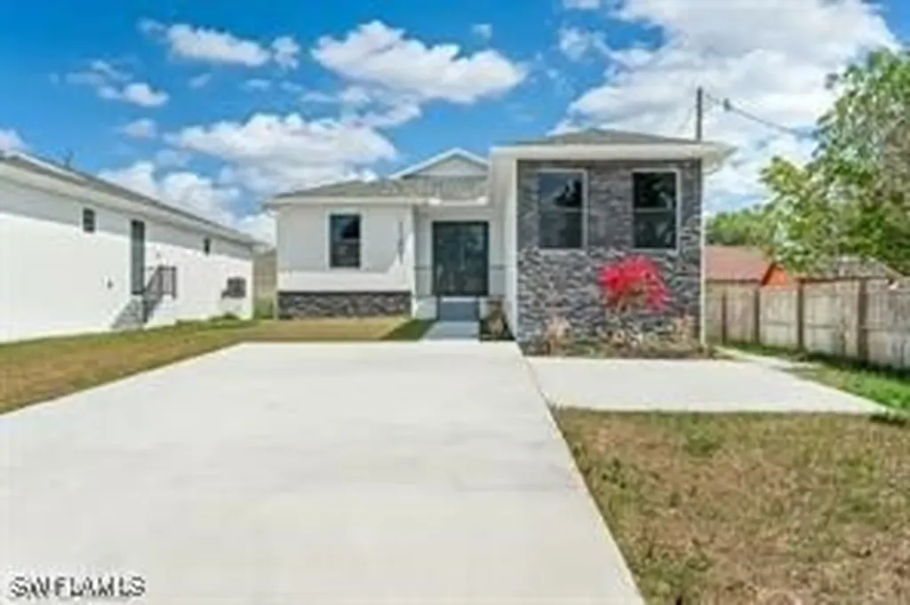 11651 Mckenna Avenue Bonita Springs FL 34135