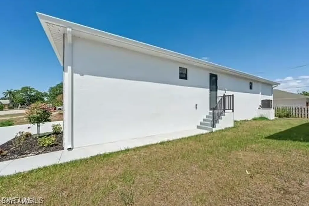 11651 Mckenna Avenue Bonita Springs FL 34135