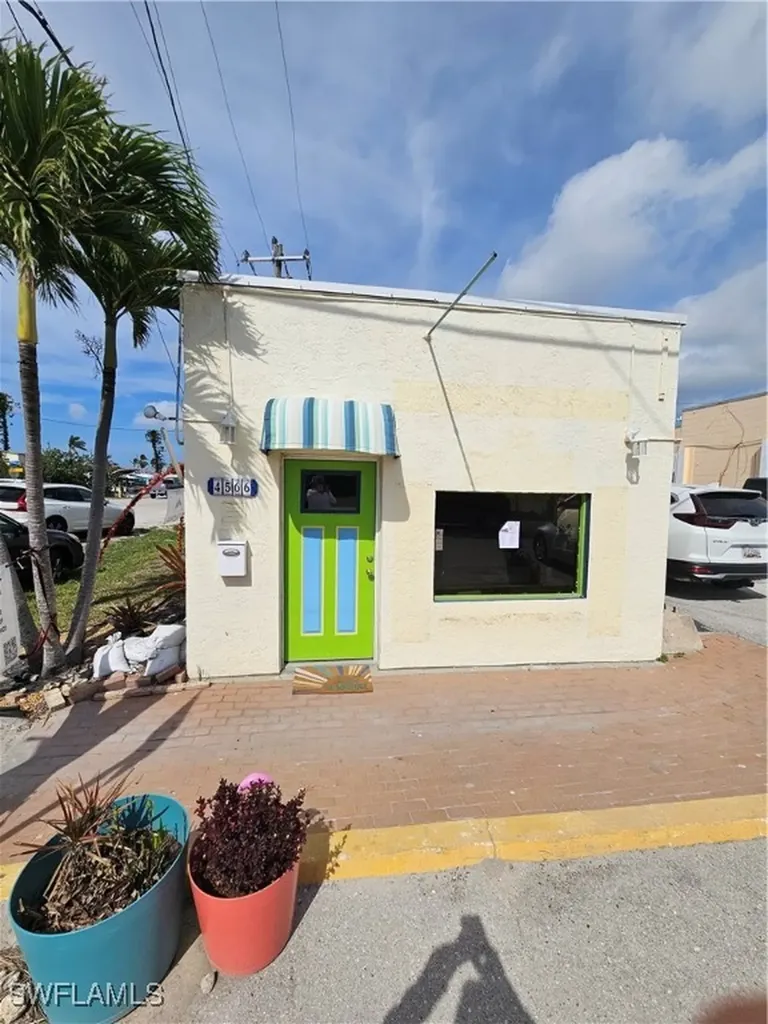 4548-4566 Pine Island Road NW Matlacha FL 33916