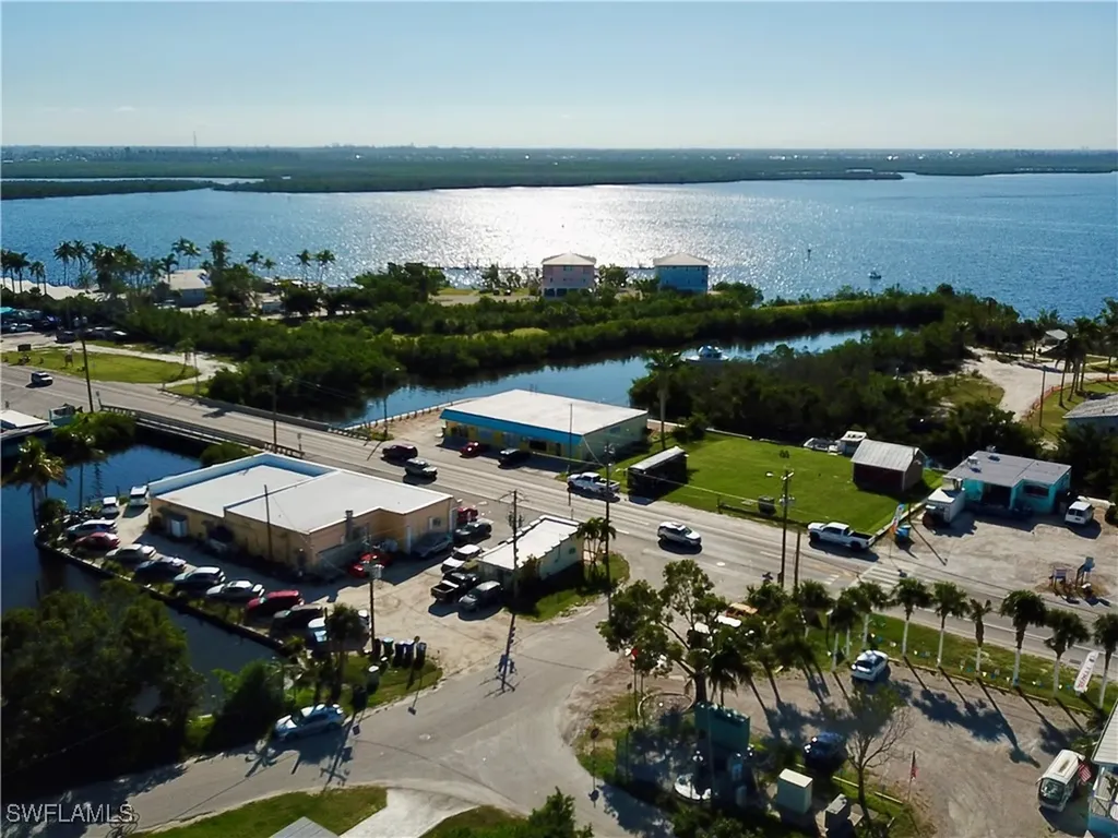 4548-4566 Pine Island Road NW Matlacha FL 33916