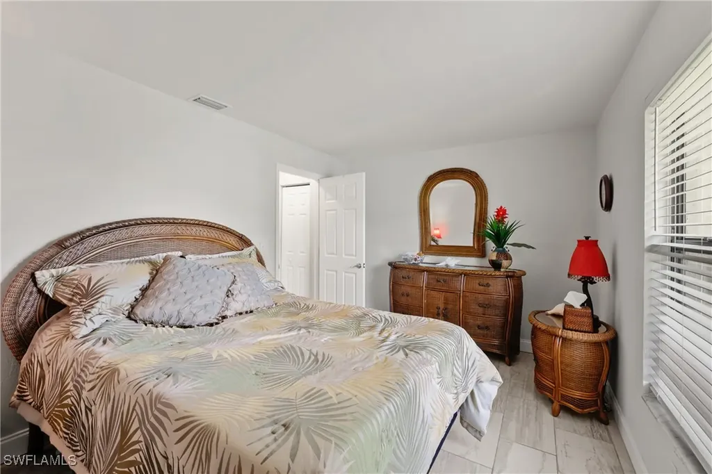 1425 SW 51st Lane Cape Coral FL 33914