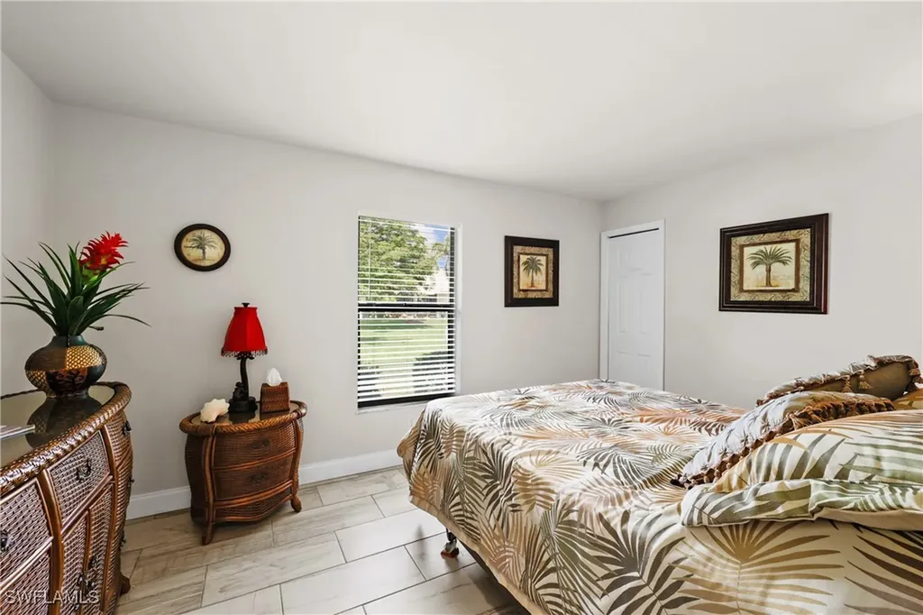1425 SW 51st Lane Cape Coral FL 33914