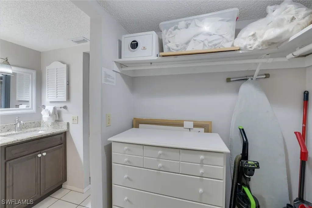 1246 Fulgur Street Sanibel FL 33957