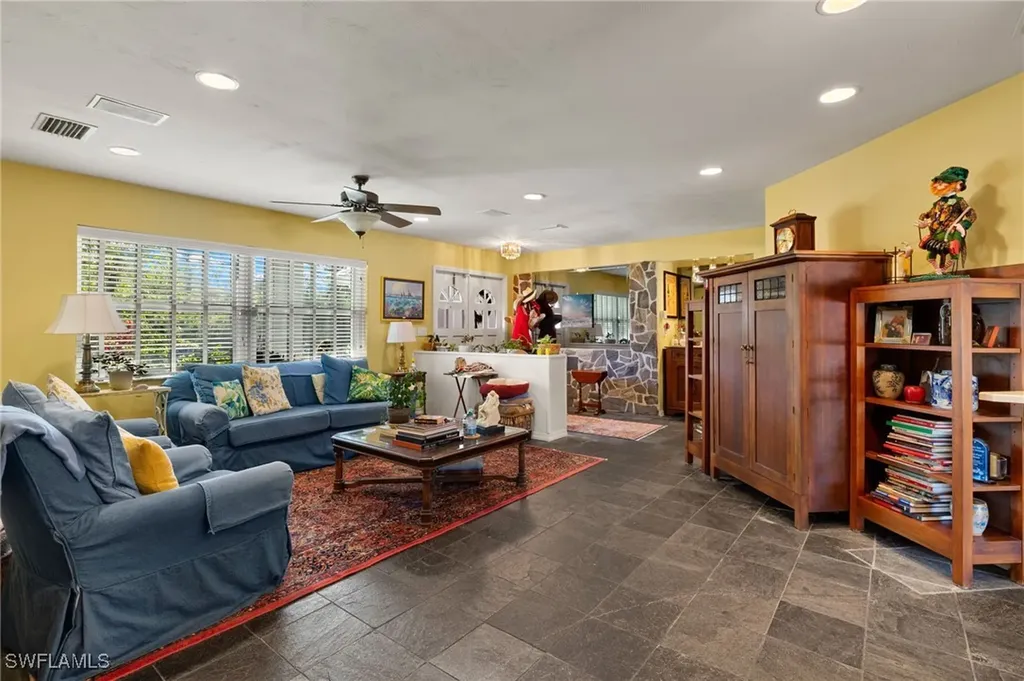 6029 Higgins Avenue Fort Myers FL 33905