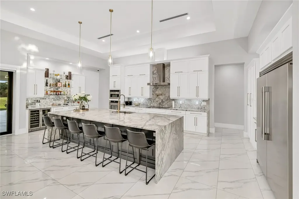 866 12th Street NE Naples FL 34120