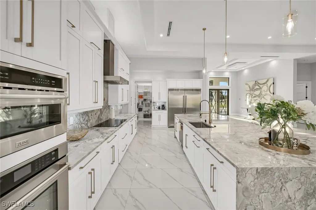866 12th Street NE Naples FL 34120