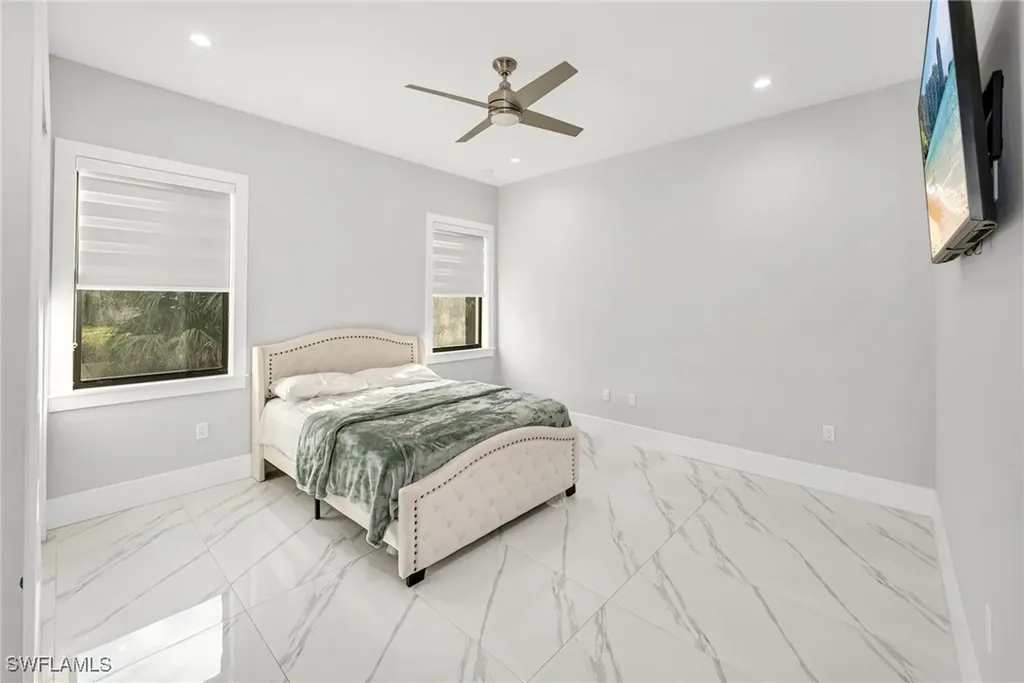 866 12th Street NE Naples FL 34120