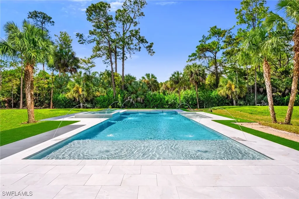 866 12th Street NE Naples FL 34120