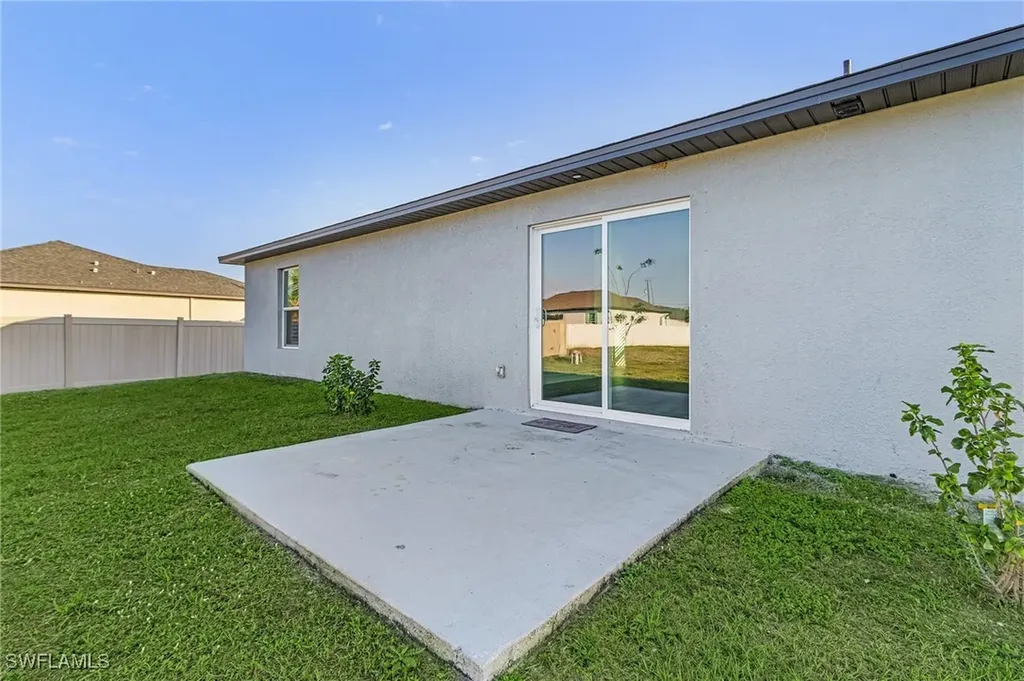 2523 NW 27th Terrace Cape Coral FL 33993