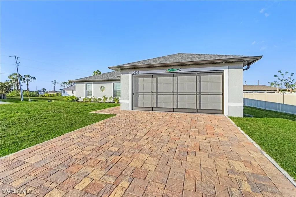 2523 NW 27th Terrace Cape Coral FL 33993