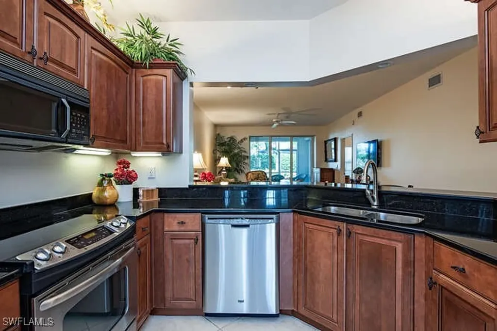 853 Tanbark Drive Naples FL 34108