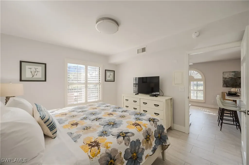 655 8th Avenue S Naples FL 34102