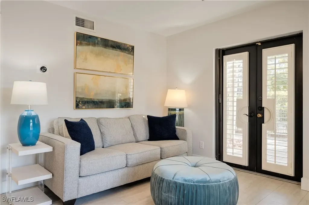 655 8th Avenue S Naples FL 34102