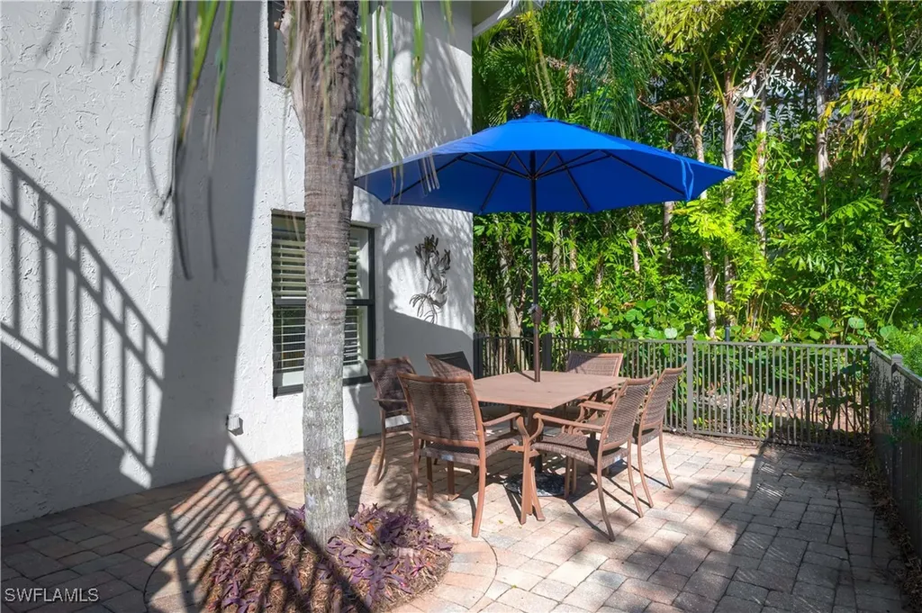 655 8th Avenue S Naples FL 34102