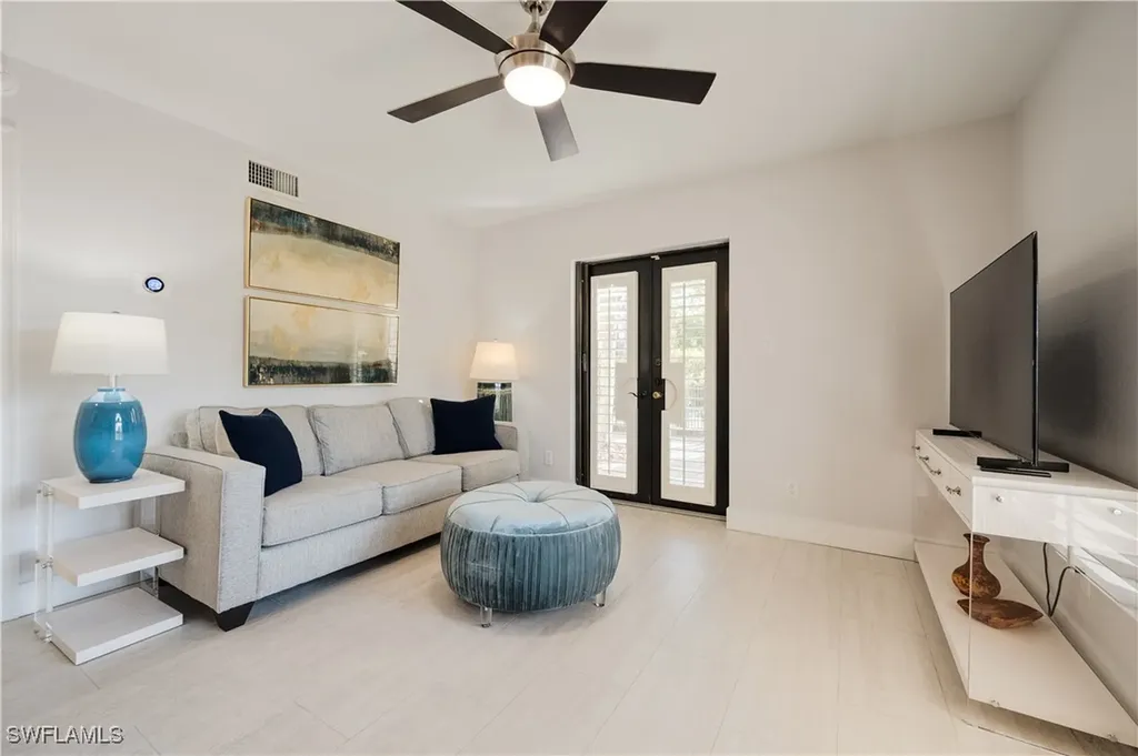 655 8th Avenue S Naples FL 34102