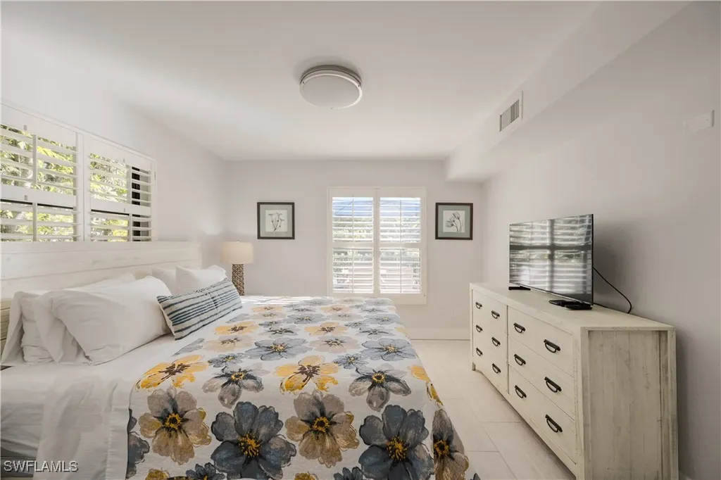 655 8th Avenue S Naples FL 34102
