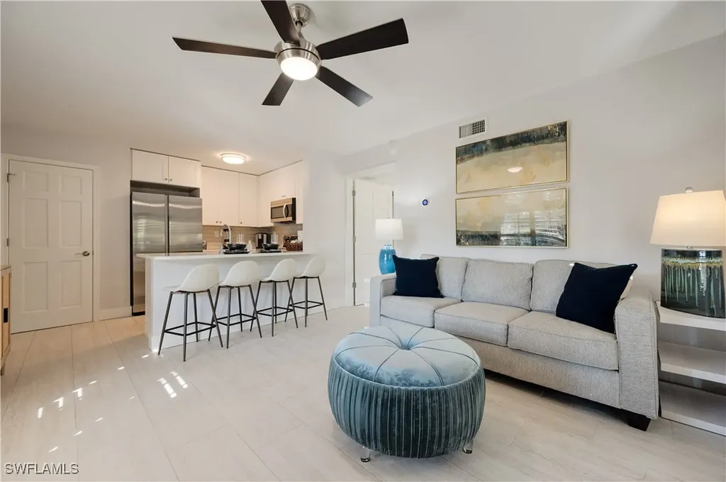655 8th Avenue S Naples FL 34102