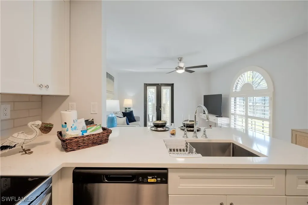 655 8th Avenue S Naples FL 34102