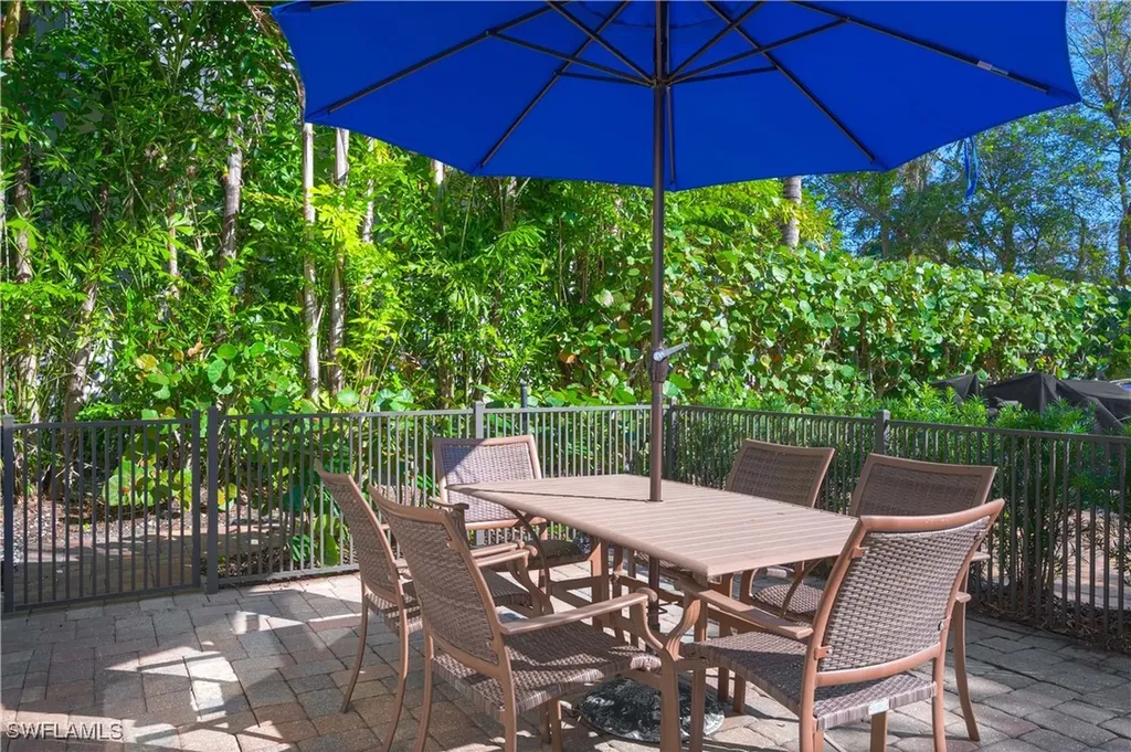 655 8th Avenue S Naples FL 34102