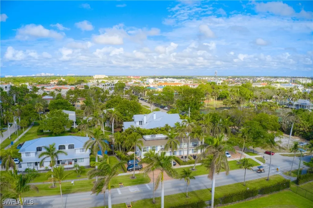 655 8th Avenue S Naples FL 34102