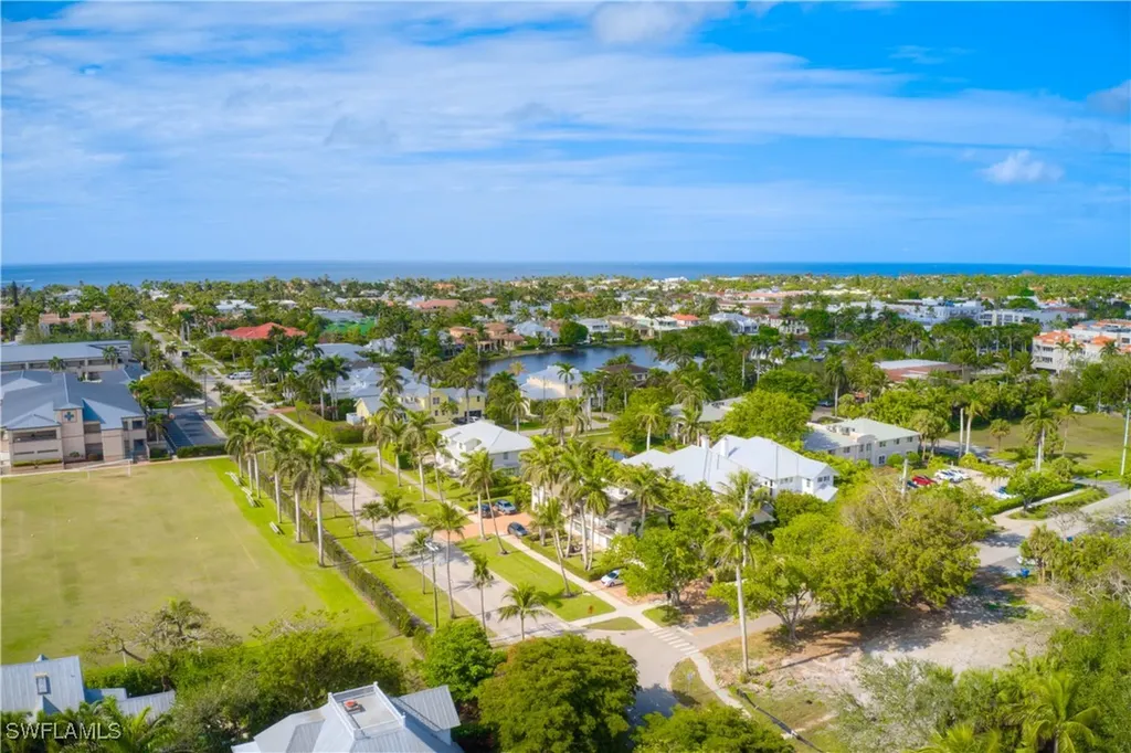 655 8th Avenue S Naples FL 34102