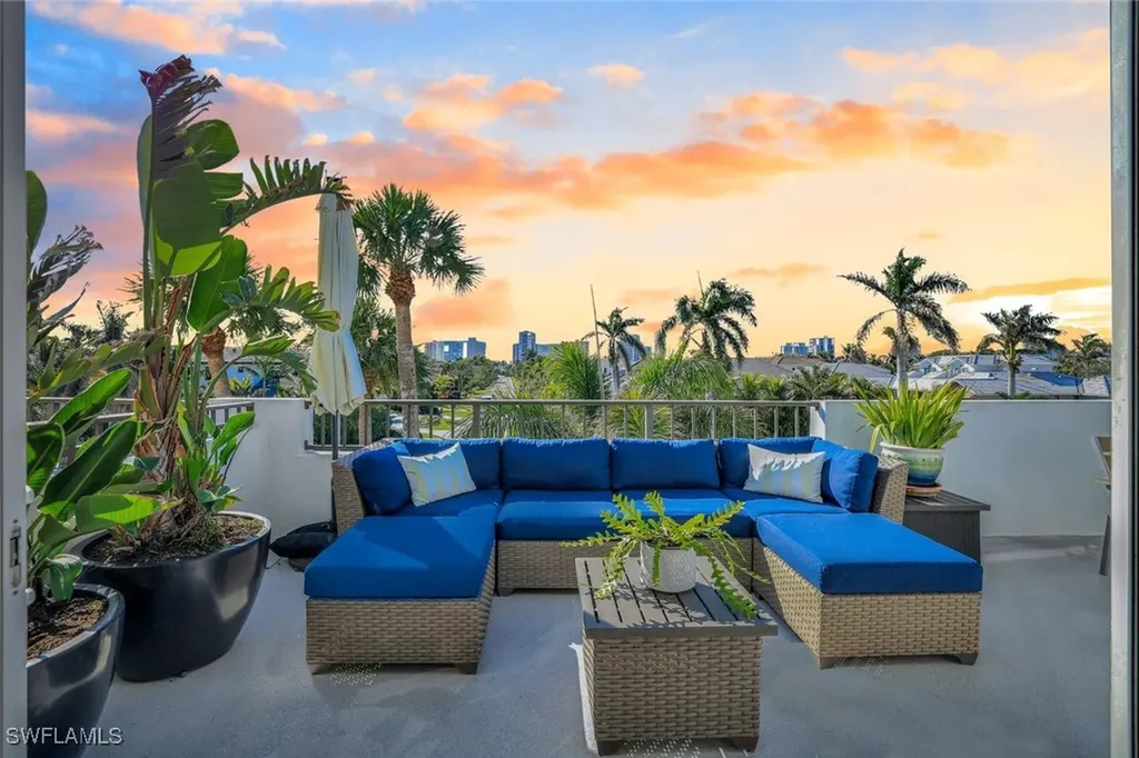 Naples FL, 4200 Belair Lane, Unit 306