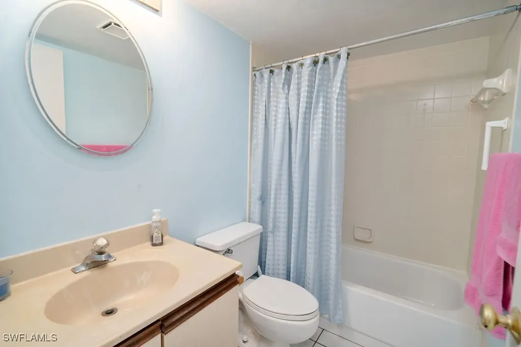 1215 Commonwealth Circle Naples FL 34116