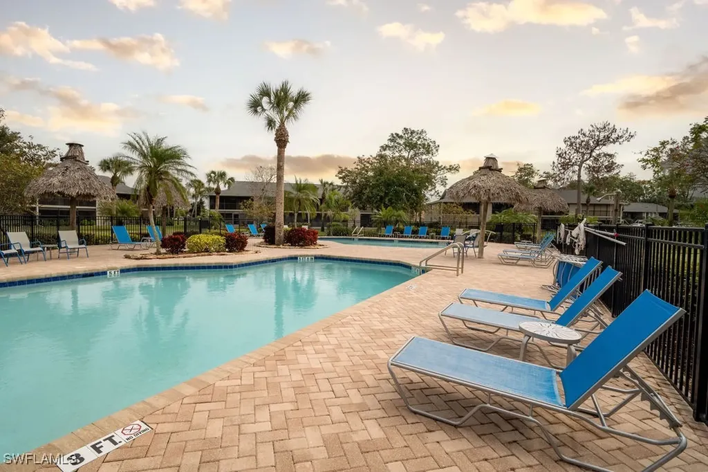 1215 Commonwealth Circle Naples FL 34116