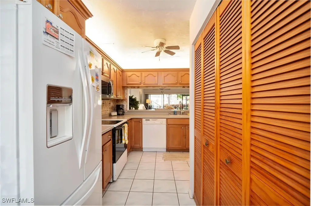 1215 Commonwealth Circle Naples FL 34116