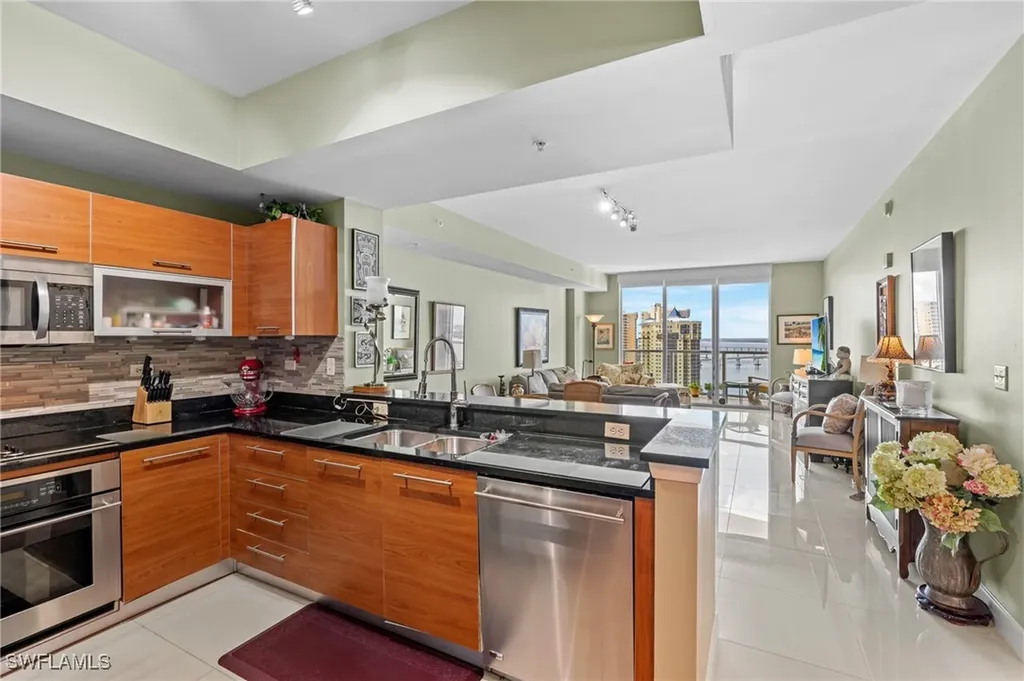 3000 Oasis Grand Boulevard Fort Myers FL 33916