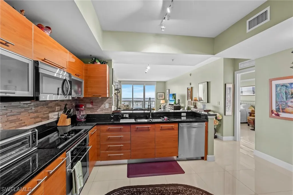 3000 Oasis Grand Boulevard Fort Myers FL 33916
