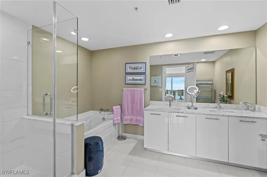 3000 Oasis Grand Boulevard Fort Myers FL 33916