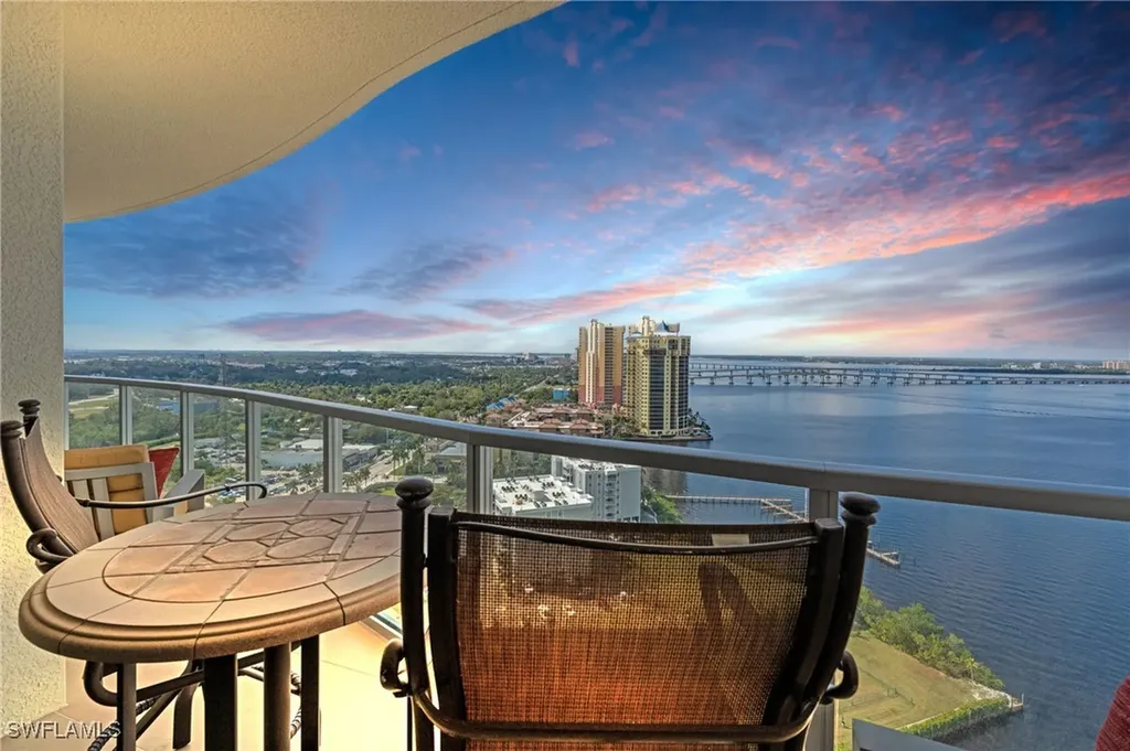 3000 Oasis Grand Boulevard Fort Myers FL 33916