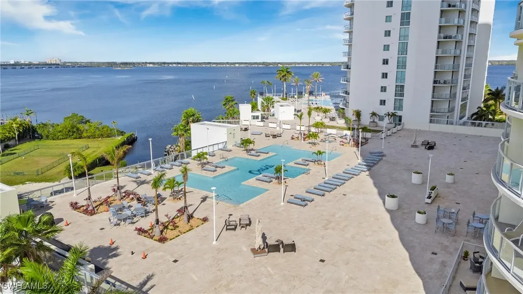 3000 Oasis Grand Boulevard Fort Myers FL 33916